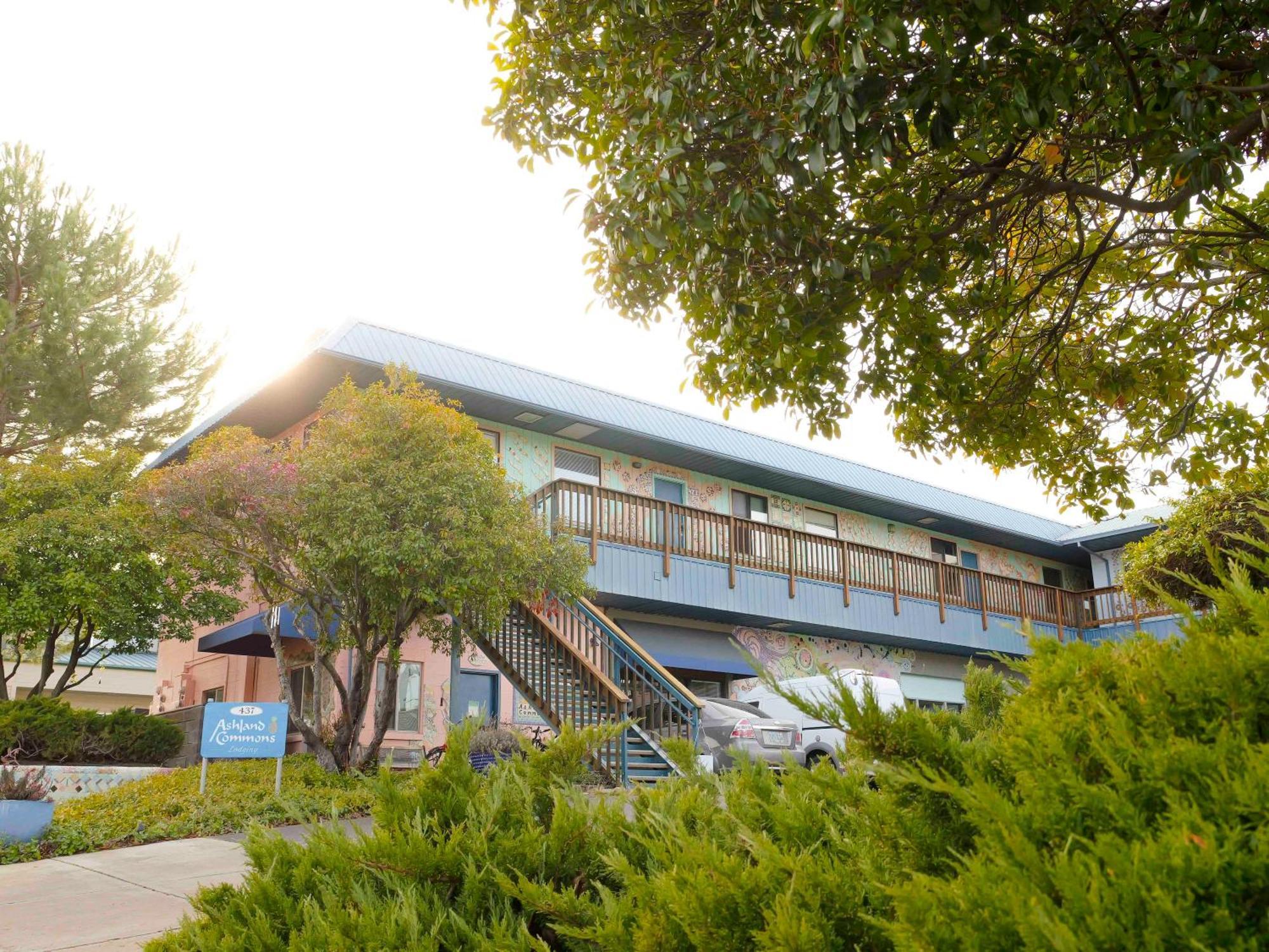 Ashland Commons Hostel Εξωτερικό φωτογραφία